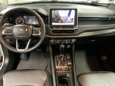 2025 Jeep Compass — photo 12 view