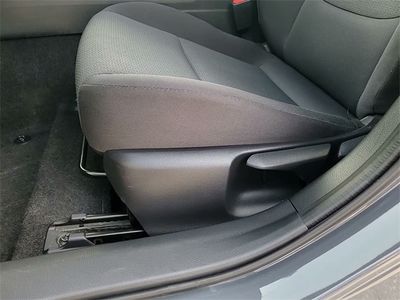 2025 Toyota Prius - Photo 12