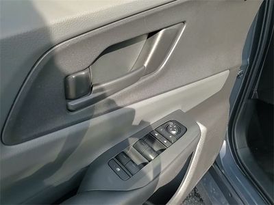 2025 Toyota Prius - Photo 10