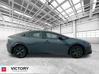 2025 Toyota Prius - Photo 2