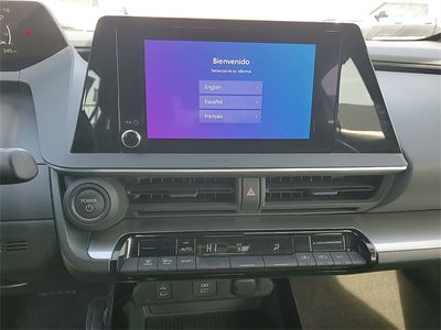 2025 Toyota Prius - Photo 17