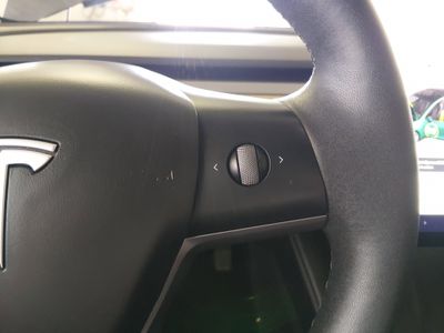2023 Tesla Model 3 - Photo 10