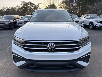 2023 Volkswagen Tiguan - Photo 2
