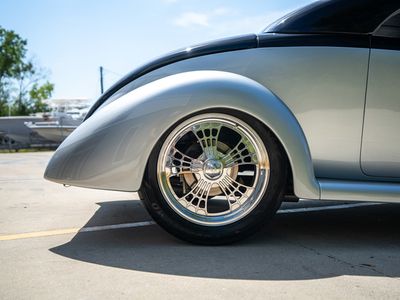 1939 Ford Custom Convertible - Photo 3