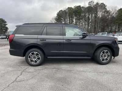2026 Ford Expedition - Photo 2