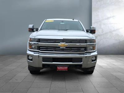 2019 Chevrolet Silverado 2500HD - Photo 2