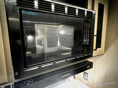 2025 Grand Design Transcend - Photo 20
