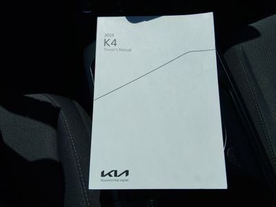 2025 Kia K4 - Photo 19