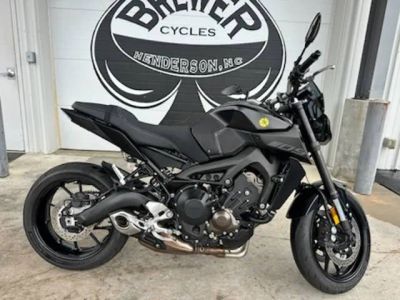 2019 Yamaha MT-09 — front three-quarter view