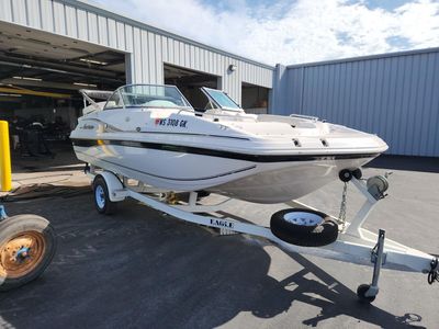 2002 Hurricane SunDeck 187 OB - Photo 2