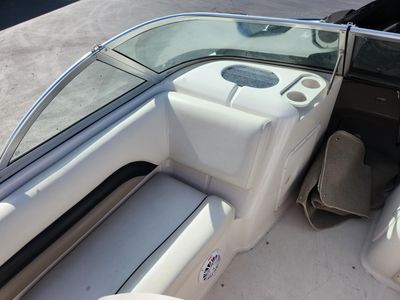 2002 Hurricane SunDeck 187 OB - Photo 17