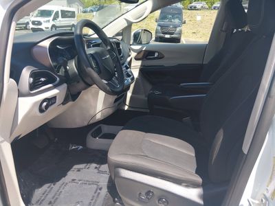 2023 Chrysler Voyager - Photo 20