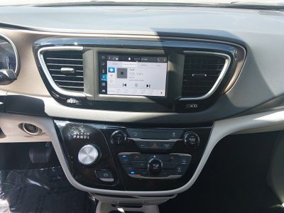 2023 Chrysler Voyager - Photo 19