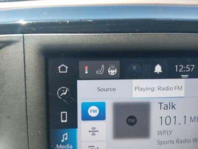 2023 Chrysler Voyager - Photo 18