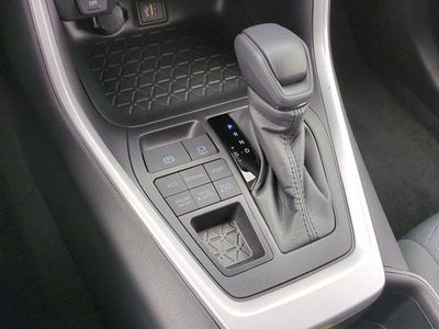 2025 Toyota RAV4 - Photo 13