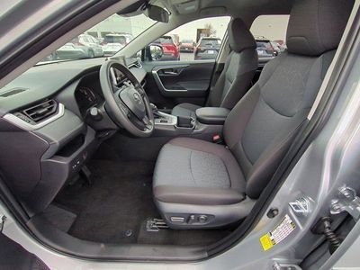2025 Toyota RAV4 - Photo 8