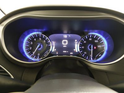 2024 Chrysler Pacifica — photo 14 view