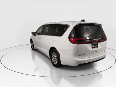 2024 Chrysler Pacifica — detail view