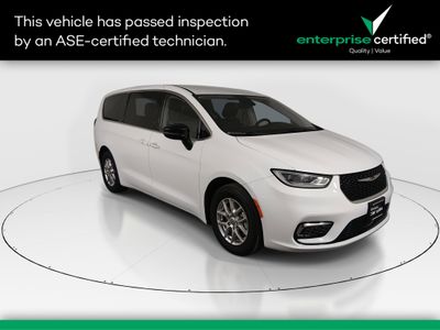 2024 Chrysler Pacifica Touring L FWD — front three-quarter view