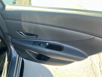 2023 Hyundai Elantra - Photo 19