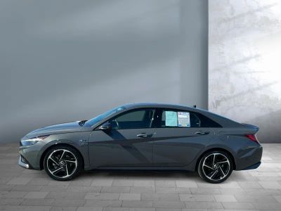 2023 Hyundai Elantra - Photo 1