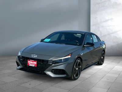 2023 Hyundai Elantra - Photo 2