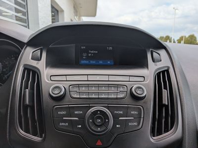2018 Ford Focus — photo 16 view