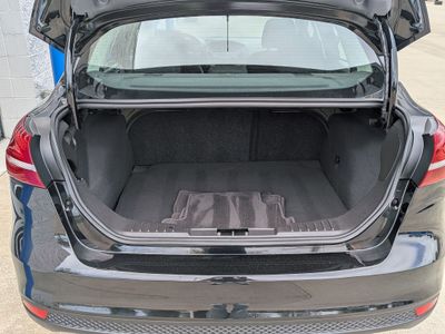 2018 Ford Focus — photo 23 view