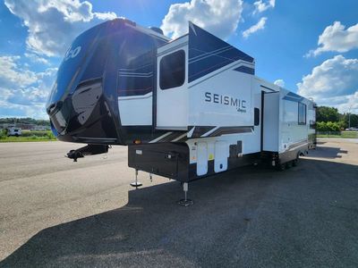 2026 Jayco Seismic - Photo 2