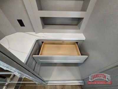 2026 Paradigm 310RL - Photo 35