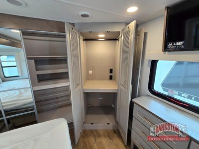 2026 Paradigm 310RL - Photo 32