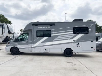 2027 Thor Motor Coach GEMINI — photo 20 view