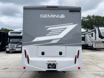 2027 Thor Motor Coach GEMINI — photo 26 view