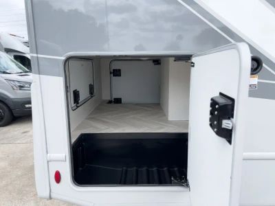 2027 Thor Motor Coach GEMINI — photo 25 view