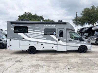 2027 Thor Motor Coach GEMINI — photo 23 view