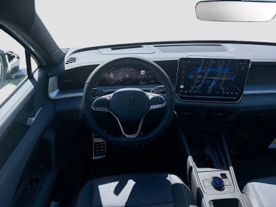 2026 Volkswagen Tiguan — photo 17 view