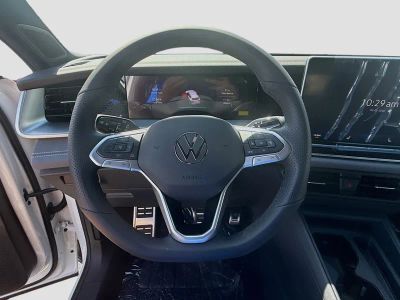 2026 Volkswagen Tiguan — photo 10 view