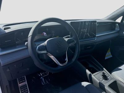 2026 Volkswagen Tiguan — photo 9 view