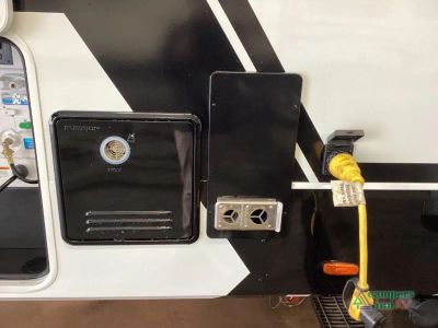 2026 Brinkley Model Z — photo 8 view