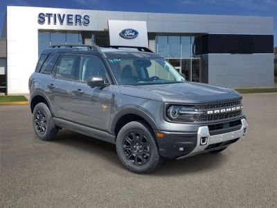 2026 Ford Bronco Sport Badlands 5 Door SUV, SUV &amp; Crossovers in Carbonized Gray Metallic — front three-quarter view