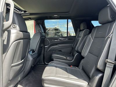 2022 Cadillac Escalade - Photo 25