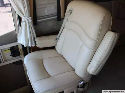 2006 Country Coach DAVINCI 400 — photo 7 view