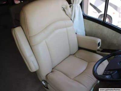 2006 Country Coach DAVINCI 400 — photo 9 view