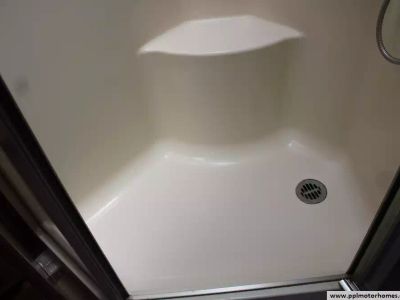 2006 Country Coach DAVINCI 400 — photo 25 view