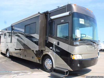 2006 Country Coach DAVINCI 400 — front three-quarter view