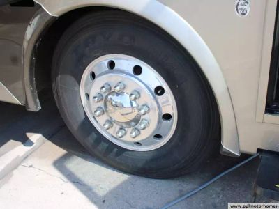 2006 Country Coach DAVINCI 400 — photo 34 view