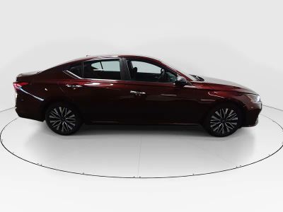 2024 Nissan Altima - Photo 8