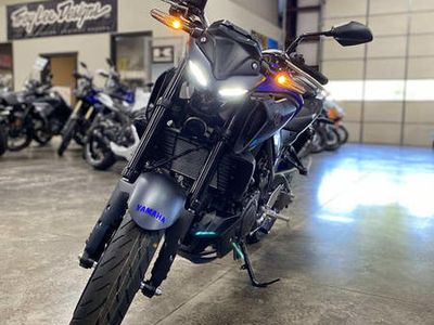 2025 Yamaha MT-03 - Photo 3