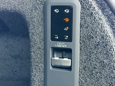 2026 Land Rover Range Rover — photo 12 view