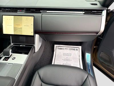2026 Land Rover Range Rover — photo 18 view
